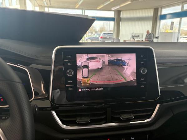 Volkswagen T-Roc R-LINE 1.5 TSI DSG +AHK+RKAM+ACC+APP+NAVI+LM