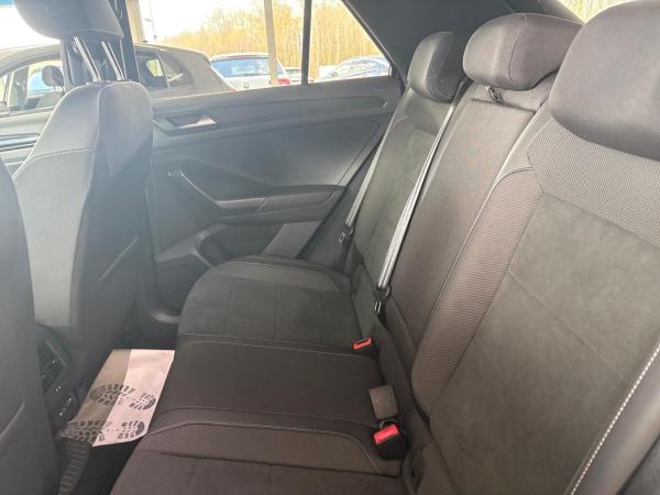 Volkswagen T-Roc R-LINE 1.5 TSI DSG +AHK+RKAM+ACC+APP+NAVI+LM