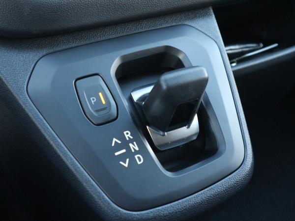 Nissan Primastar PRIMASTAR Kombi9 L1H1 2,8t dCi170 9AT TEKNA LM