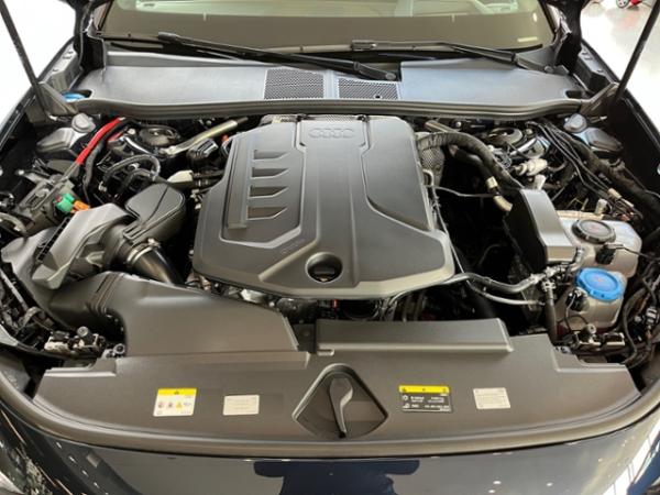 Audi A5 Avant e-hybrid quattro S tronic *Farbn