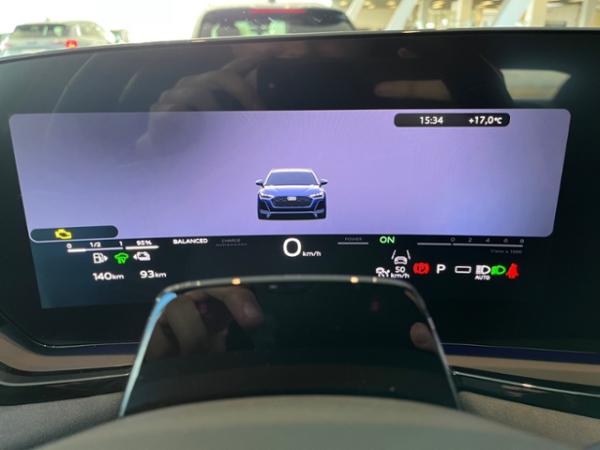 Audi A5 Avant e-hybrid quattro S tronic *Farbn