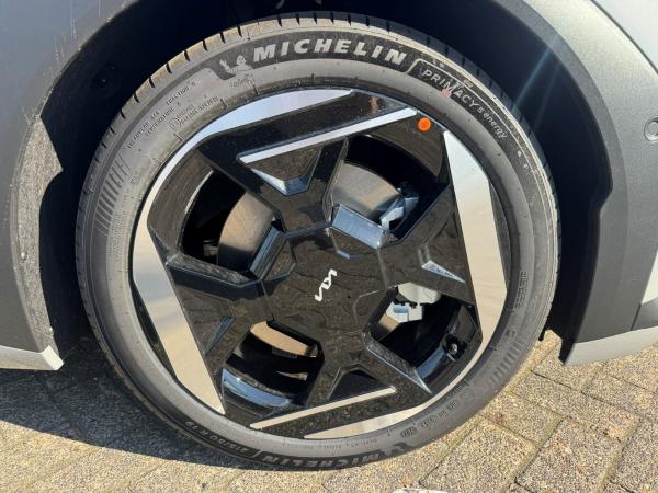 Kia EV4 81 kWh 150 kW Earth Frontantrieb