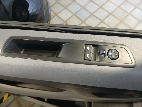 Opel Vivaro Kombi 2.0D Klimaanlage,Tempomat,DAB+