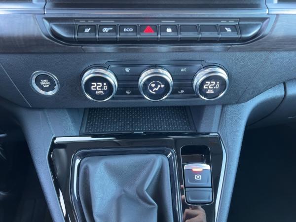 Renault Grand Kangoo 1.3 TCe 130 Techno 7. Sitzplätze