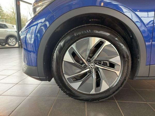 Volkswagen ID.4 Pure Performance Navi Ganzjahresreifen LED-Scheinwerfer