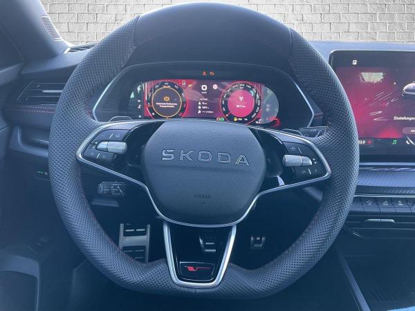 Skoda Octavia Combi RS DSG/DCC/AHK/Stdhz/Panodach/Anschlussgarantie