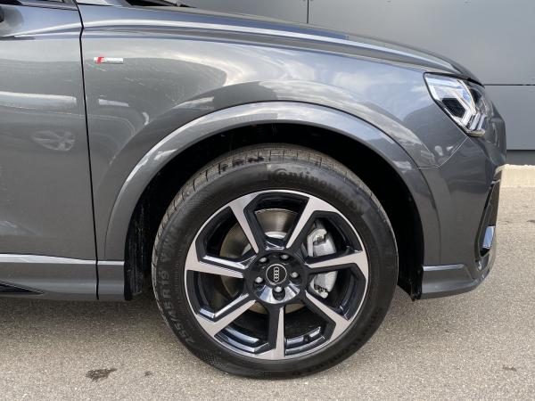 Audi Q3 40 TFSI quattro s tronic S line LED AHK RFK ACC