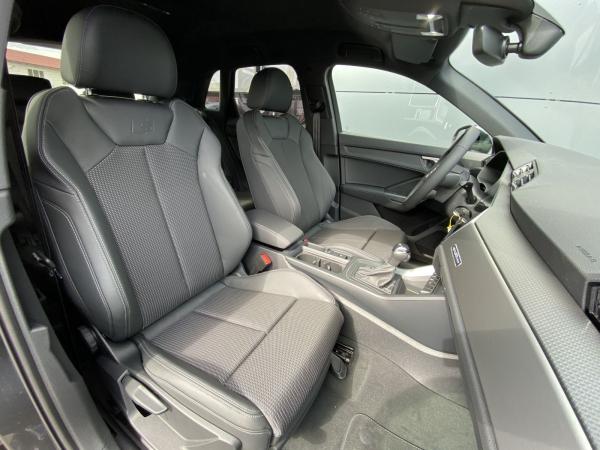 Audi Q3 40 TFSI quattro s tronic S line LED AHK RFK ACC