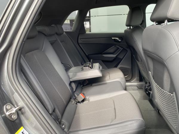 Audi Q3 40 TFSI quattro s tronic S line LED AHK RFK ACC
