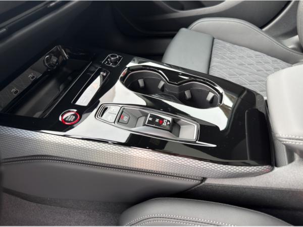 Audi A5 Avant e-hybrid quattro 270 kW S tronic / Tech pro / HUD / AHK / PANO / B & O / MEMORY