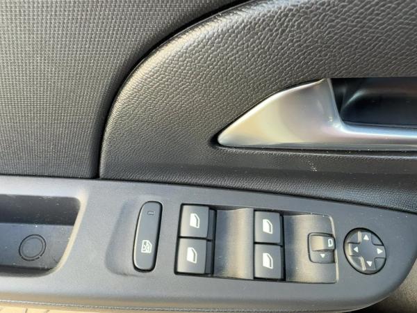 Opel Corsa F 1.2 Turbo Edition LED+SHZ+PDC+Facelift