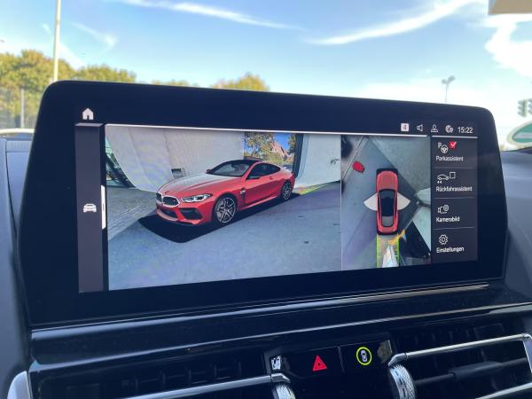 BMW M8 Competition Coupé xDrive 360° B&W Carbon ext.