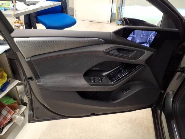 Audi S6 e-tron Avant edition one grey