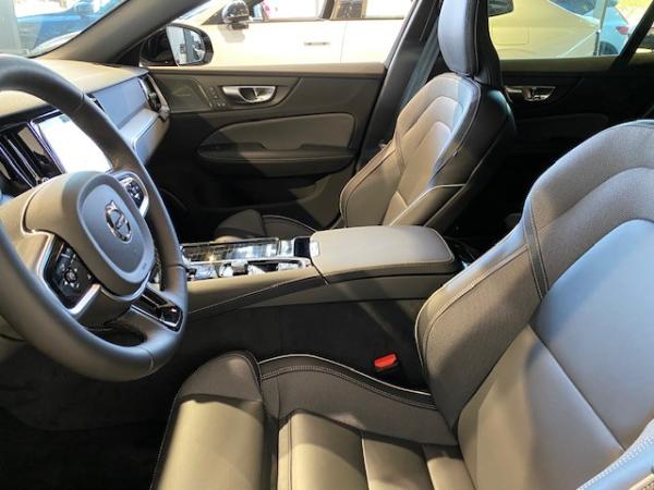 Volvo V60 T6 AWD Plus Dark