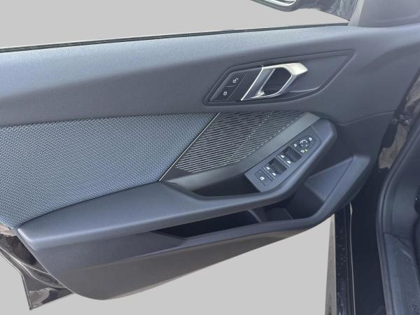 BMW 120 i M-Sport Design opt. Versicherung / Navi / LED / Klimaautomatik
