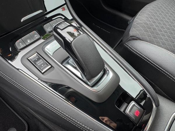 Opel Grandland X 1.6 Hybrid LED+Navi+SHZ+360