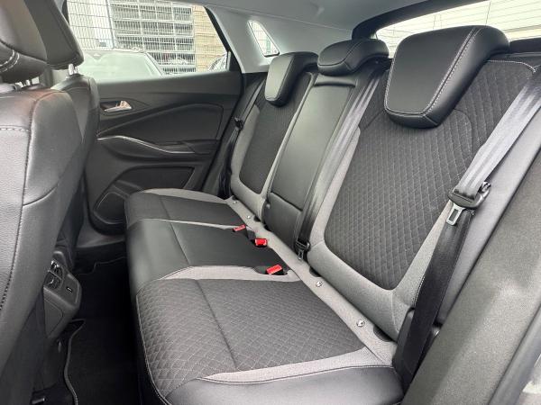 Opel Grandland X 1.6 Hybrid LED+Navi+SHZ+360