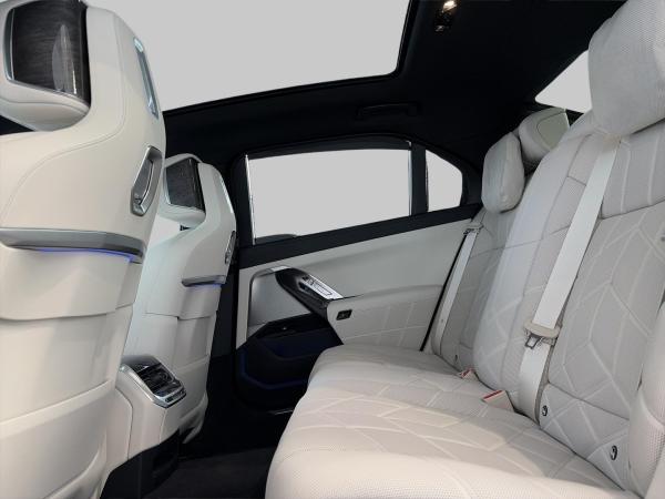 BMW i7 xDrive60 inkl. Winterräder  Sky Lou. Connoisseur HUD Iconic Glow