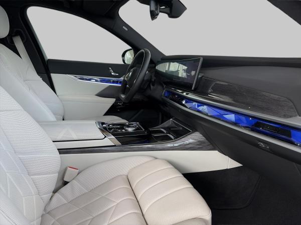 BMW i7 xDrive60 inkl. Winterräder  Sky Lou. Connoisseur HUD Iconic Glow