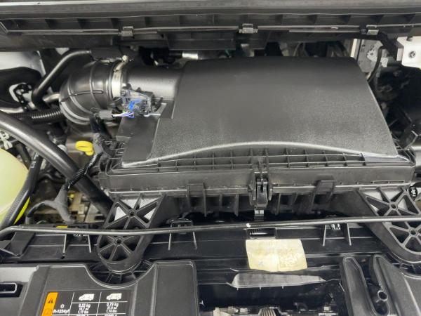 Volkswagen Transporter Kasten 2,0 l TDI*NAVI*STHZ*CAM*ACC*