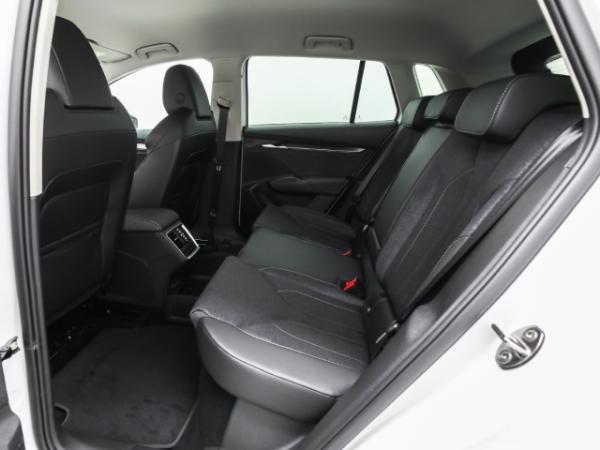 Skoda Elroq 60 Loft AHK Navi Kamera Travel Assist Kessy