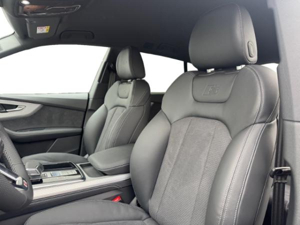 Audi Q8 S-LINE BUSINESS LASERLICHT AHK ALLRADLENKUNG HUD B&O SITZMEMORY 21''