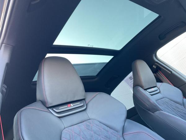 Audi e-tron Q6 Sportback S line businessperformance