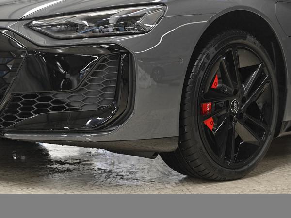 Audi e-tron GT RS quattro