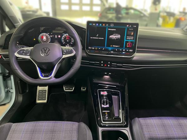 Volkswagen Golf GTE 1,5 l eHybrid PANO AHK Technikpaket Park&ComfortPRO