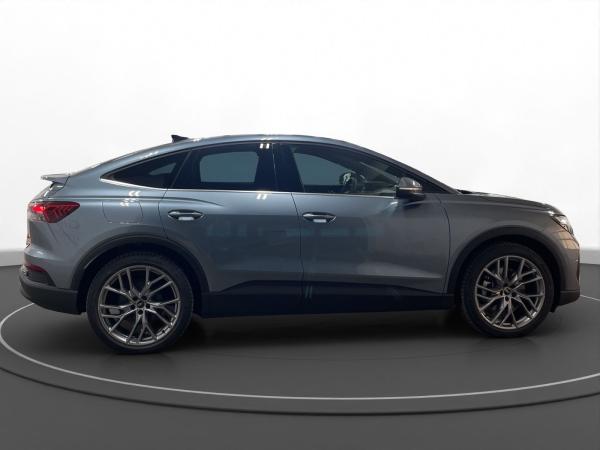 Audi Q4 e-tron Sportback 45 AHK LED LM 21" Navi RFK ACC Wärmepumpe