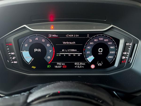 Audi A1 Sportback 30 TFSI S line S tronic LED/ACC/KAM