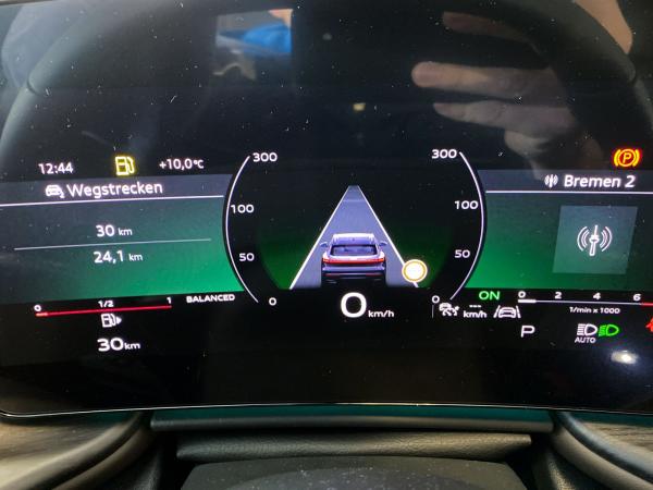 Audi Q5 2.0 TFSI S tronic AHK Navi Matrix ACC Keyless