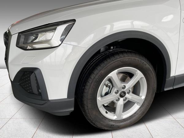 Audi Q2 35 TFSI S tronic LED DAB CarPlay Einparkhilfe