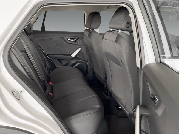 Audi Q2 35 TFSI S tronic LED DAB CarPlay Einparkhilfe