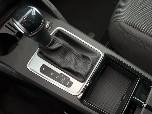 Audi Q2 35 TFSI S tronic LED DAB CarPlay Einparkhilfe