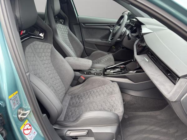Audi RS3 Limousine 294 kW S tronic *Der Sommer kann kommen