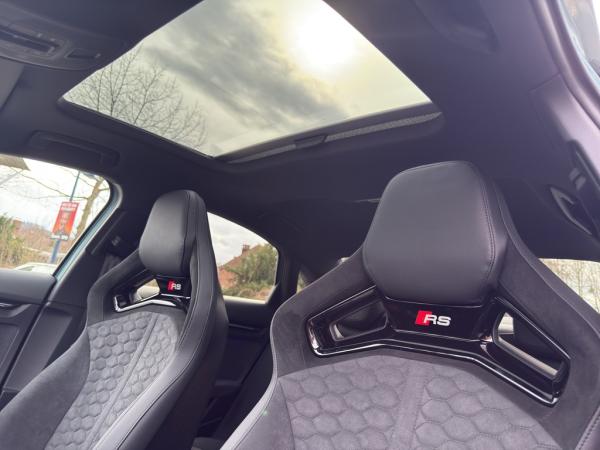 Audi RS3 Limousine 294 kW S tronic *Der Sommer kann kommen