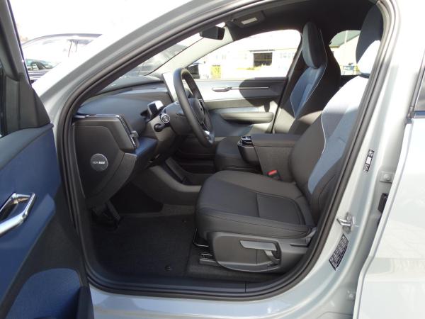 Volvo EX30 Single Motor Extended Range Plus