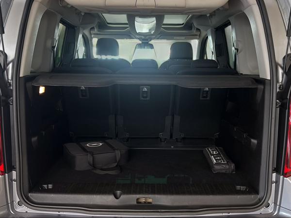 Opel Combo Life Electric inkl. Navi, Kamera, Panoramadach & Sitzheizung