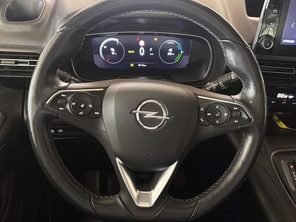 Opel Combo Life Electric inkl. Navi, Kamera, Panoramadach & Sitzheizung