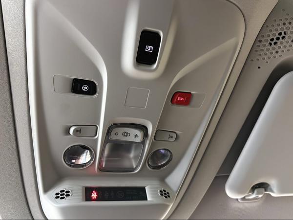 Opel Combo Life Electric inkl. Navi, Kamera, Panoramadach & Sitzheizung