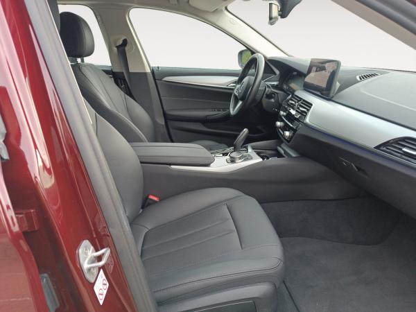 BMW 530 xDrive/*Haustürlieferung*Sofort Verfügbar*Anhängerkupplung*Innovationspaket*Business-Paket