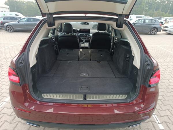 BMW 530 xDrive/*Haustürlieferung*Sofort Verfügbar*Anhängerkupplung*Innovationspaket*Business-Paket