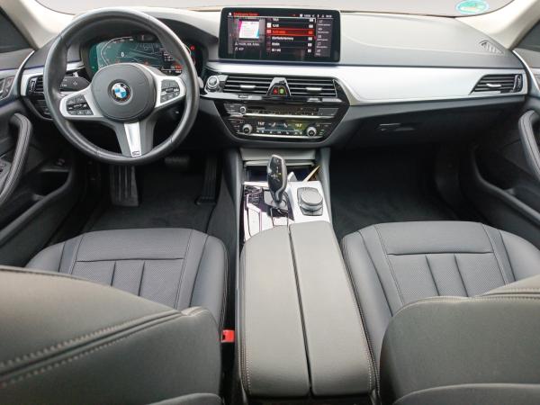 BMW 530 xDrive/*Haustürlieferung*Sofort Verfügbar*Anhängerkupplung*Innovationspaket*Business-Paket