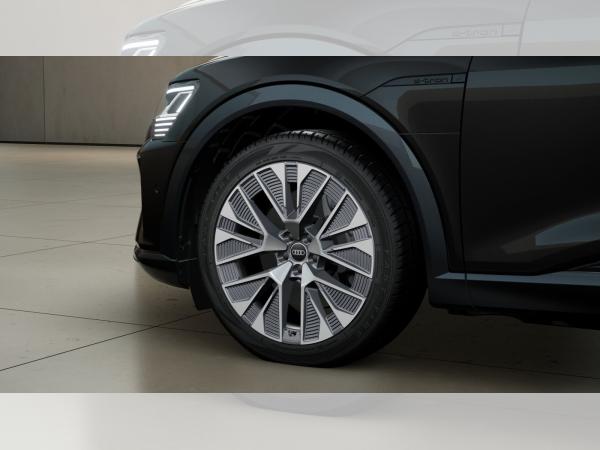 Audi Q8 e-tron 55 qu MATRIX PANO 360° ACC advanced