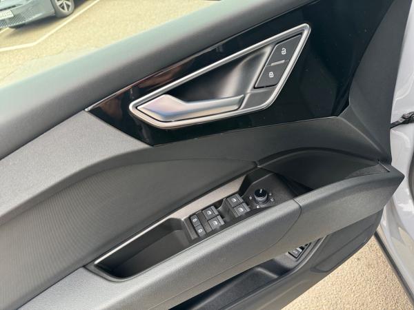 Audi Q4 e-tron Sportback 45 quattro *WINTERRÄDER*S line AHK HUD
