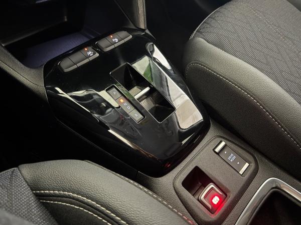 Opel Corsa F e Elegance LED+SHZ+Kam.+LM