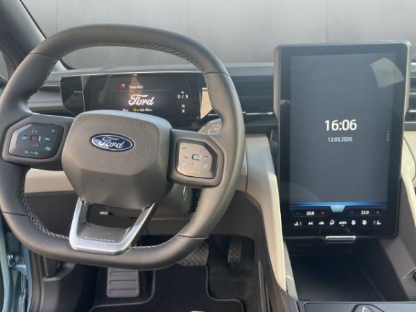 Ford Explorer Premium mit Panoramadach und vielem mehr