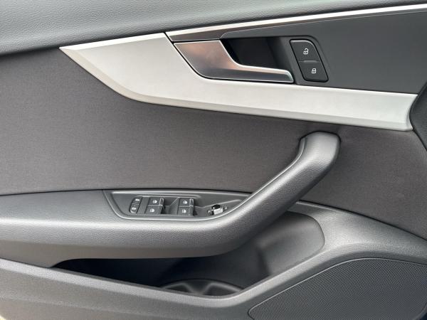 Audi A4 Avant 35 TDI S tr. LED Virtual Stdhzg FLA Nav