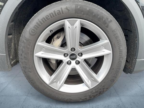 Audi Q8 SUV 55 TFSI qu. tiptr. Luft 20 FLA 360 ACC